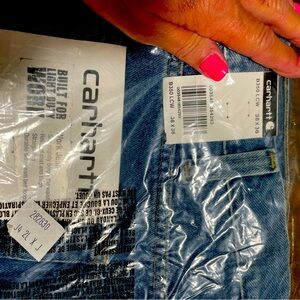 New in package men’s size 38/36 Carhartt relaxed jeans